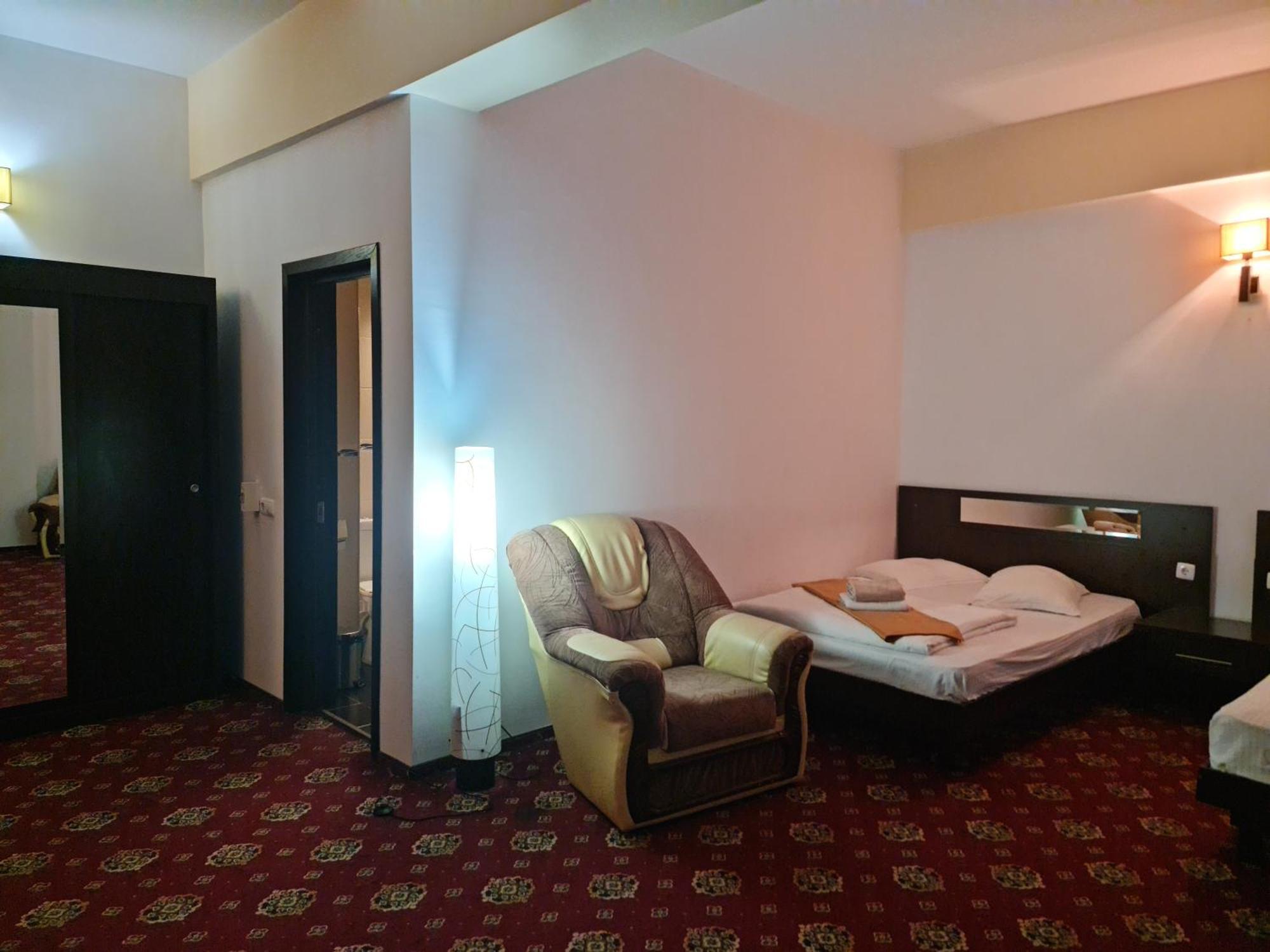 Hotel Magic Gt Trivale Piteşti Eksteriør billede