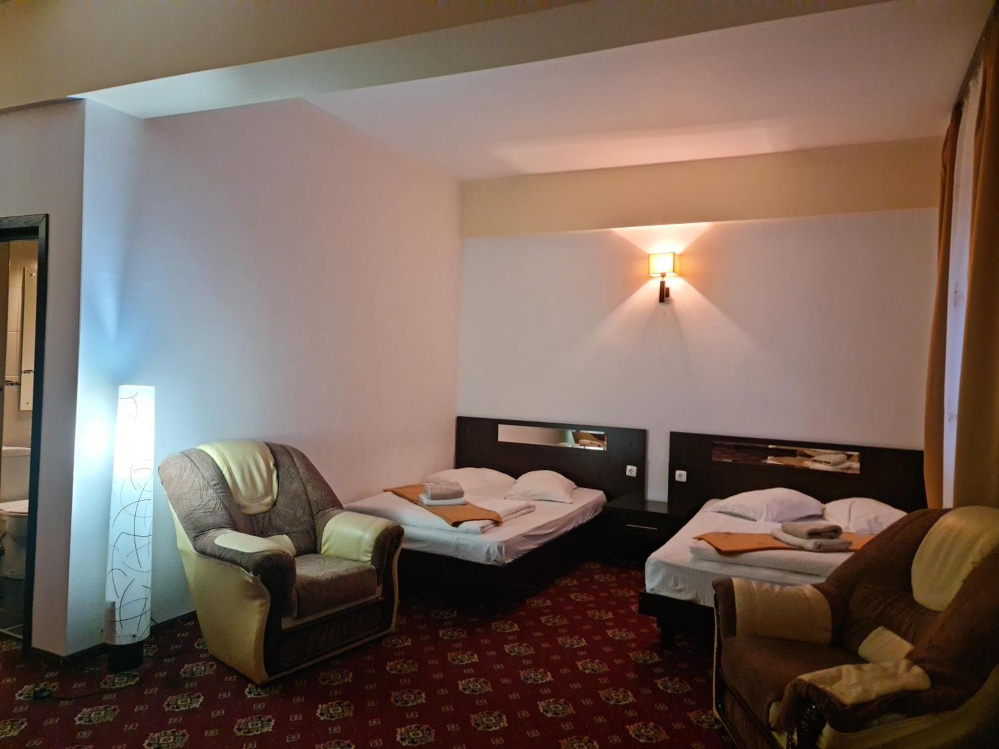 Hotel Magic Gt Trivale Piteşti Eksteriør billede