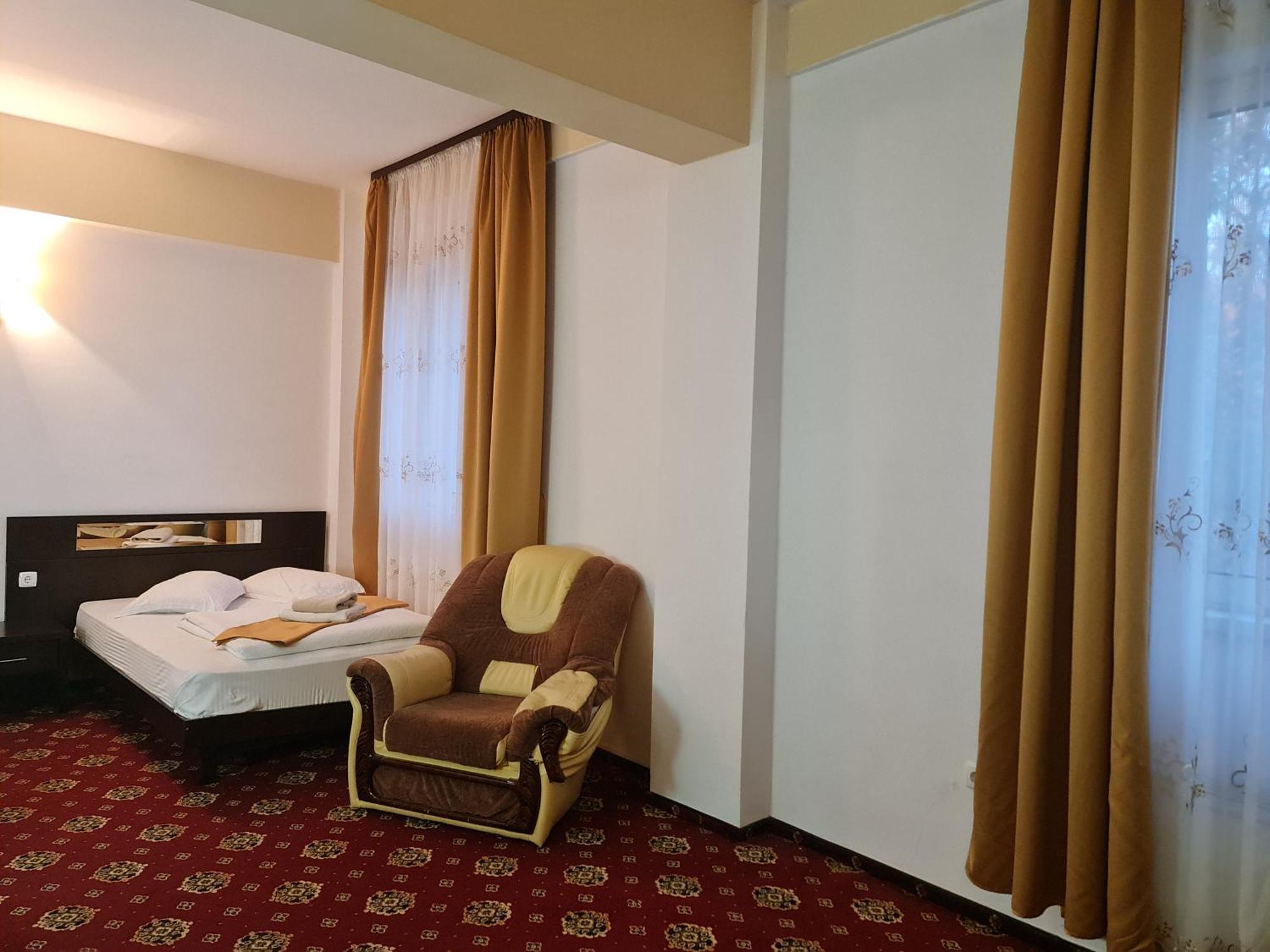 Hotel Magic Gt Trivale Piteşti Eksteriør billede